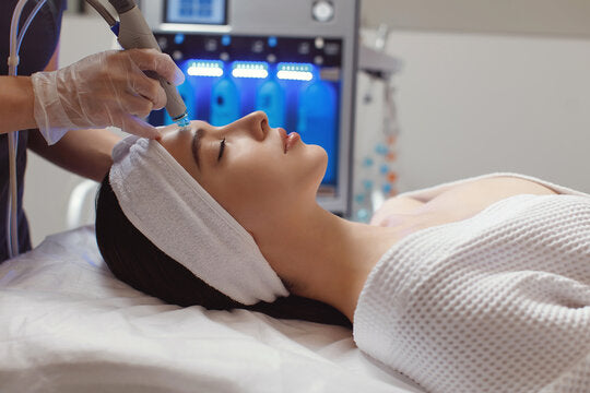 Buy 3 Signature Hydrafacial, Get 2 Free
